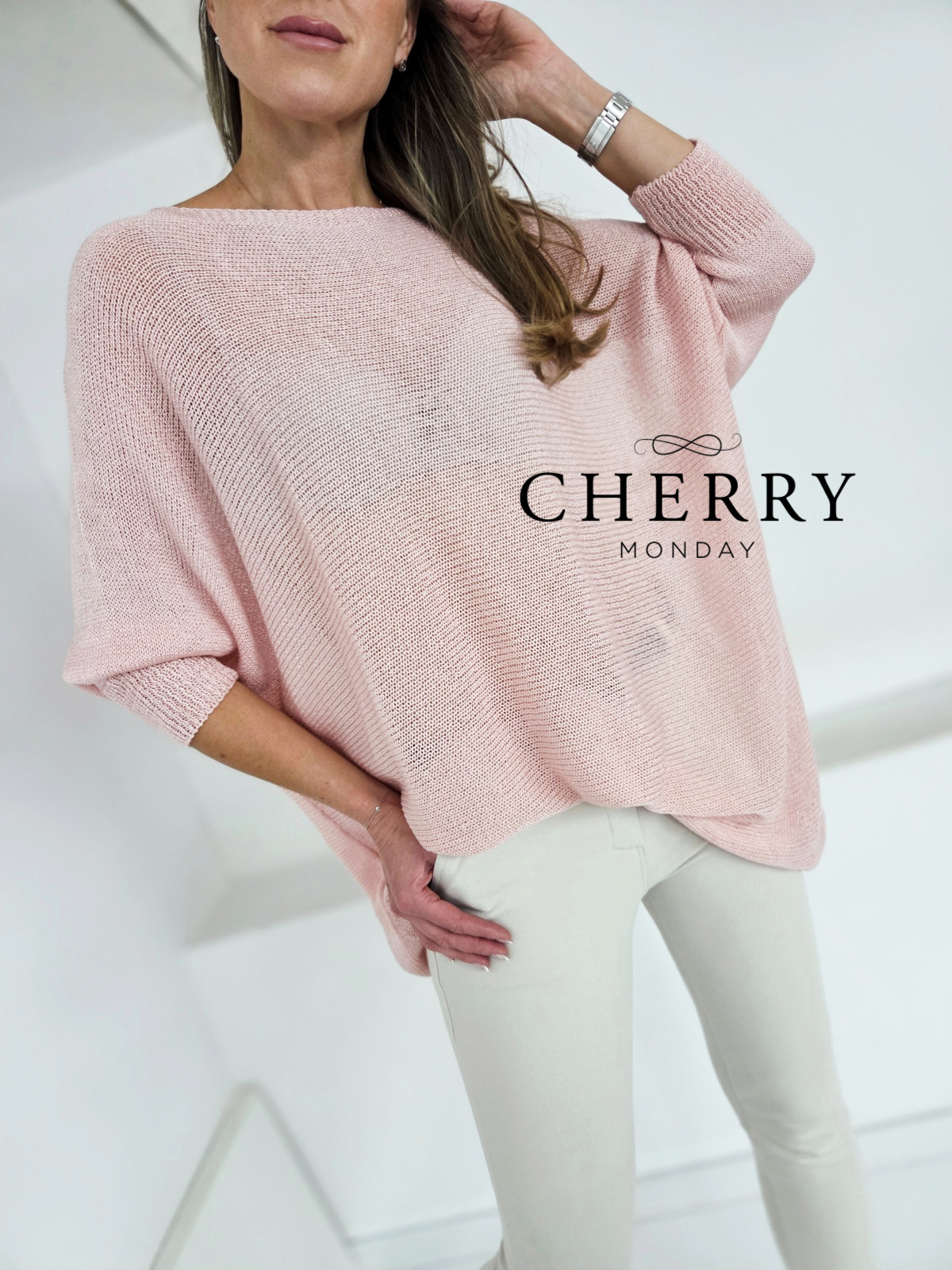 Pleteni plus size pulover s pentljo