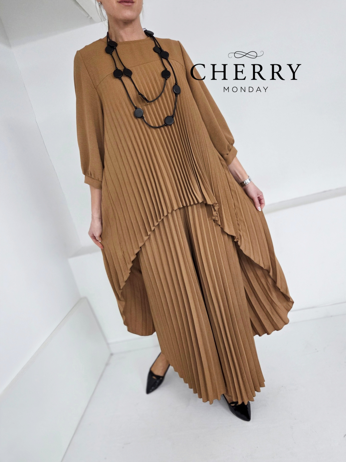 Plisirani lahkotni komplet