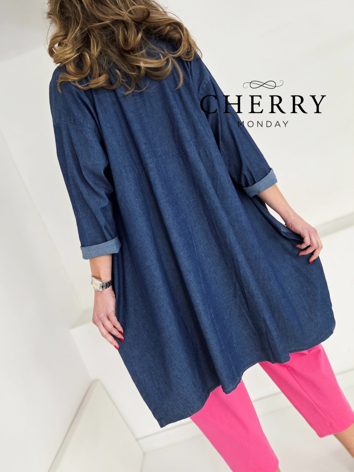 Prehodni plašč iz lahkotnega jeansa