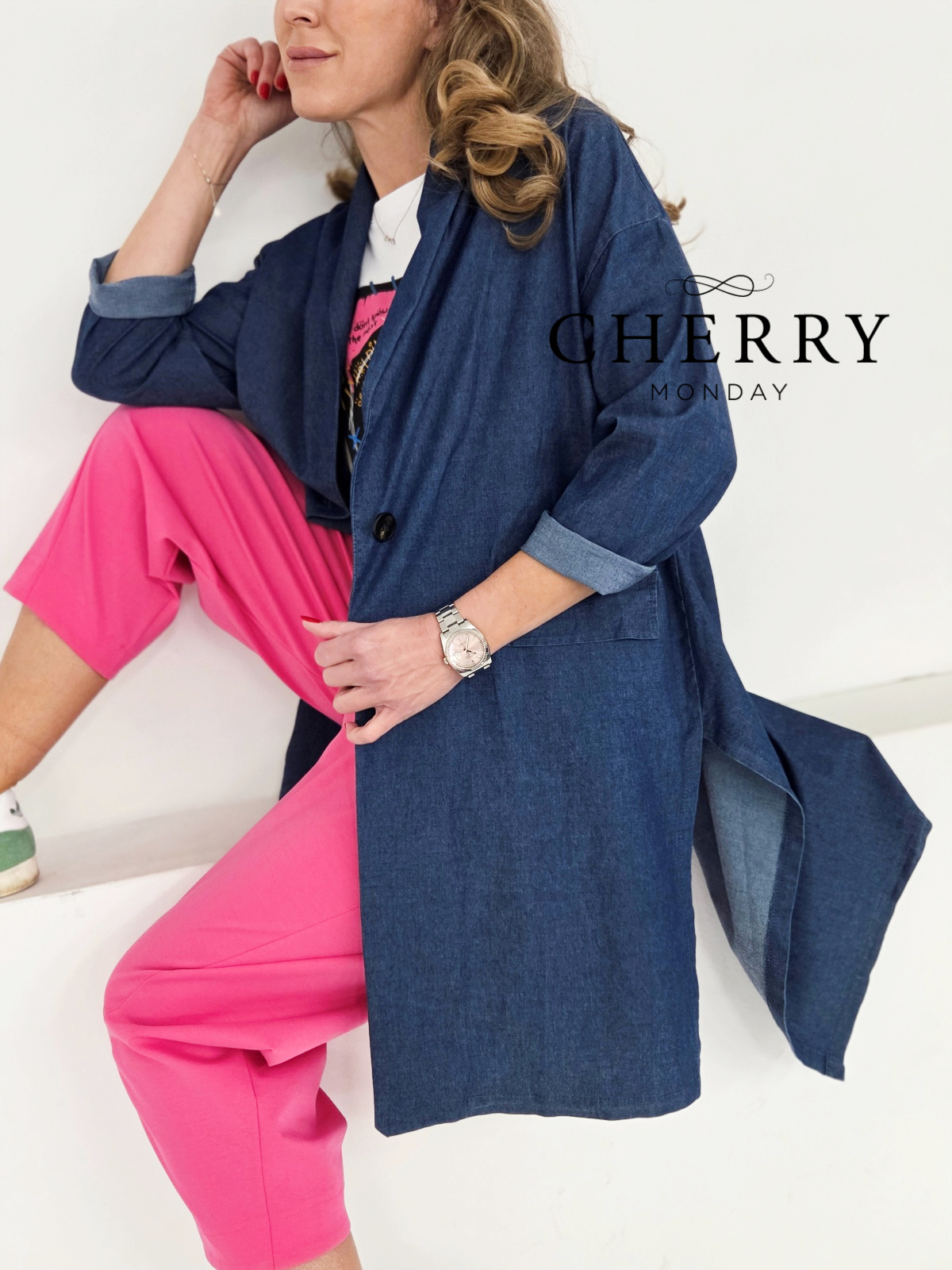 Prehodni plašč iz lahkotnega jeansa