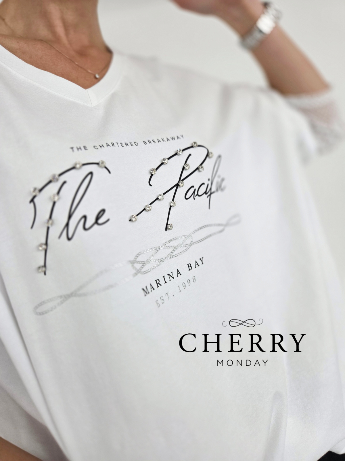 Tunika z mrežastim detajlom