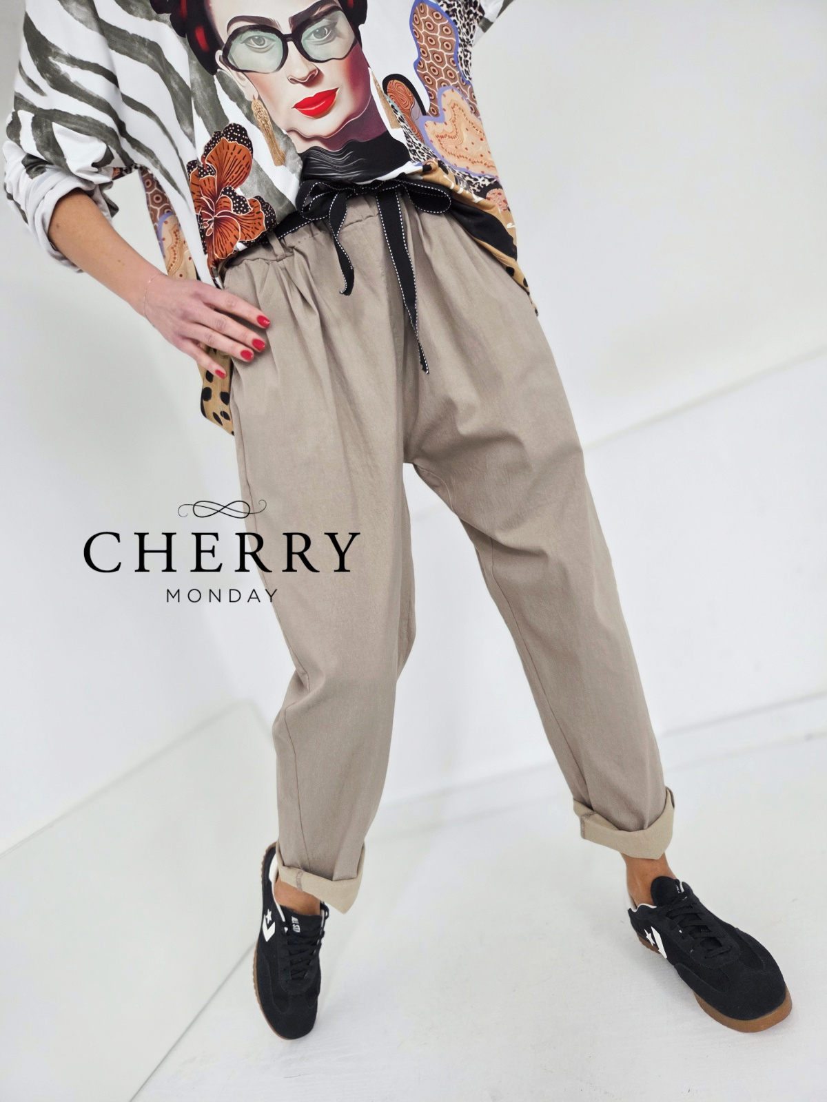 Udobne PLUS SIZE hlače s pasom