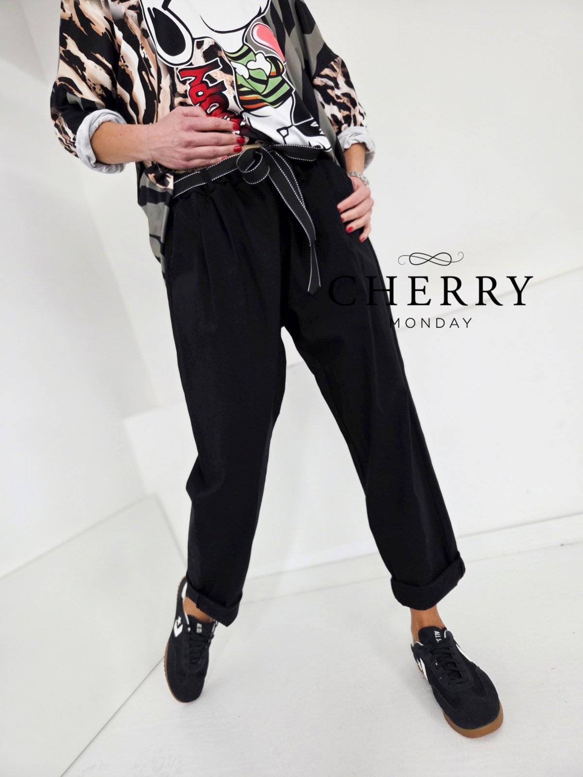 Udobne PLUS SIZE hlače s pasom