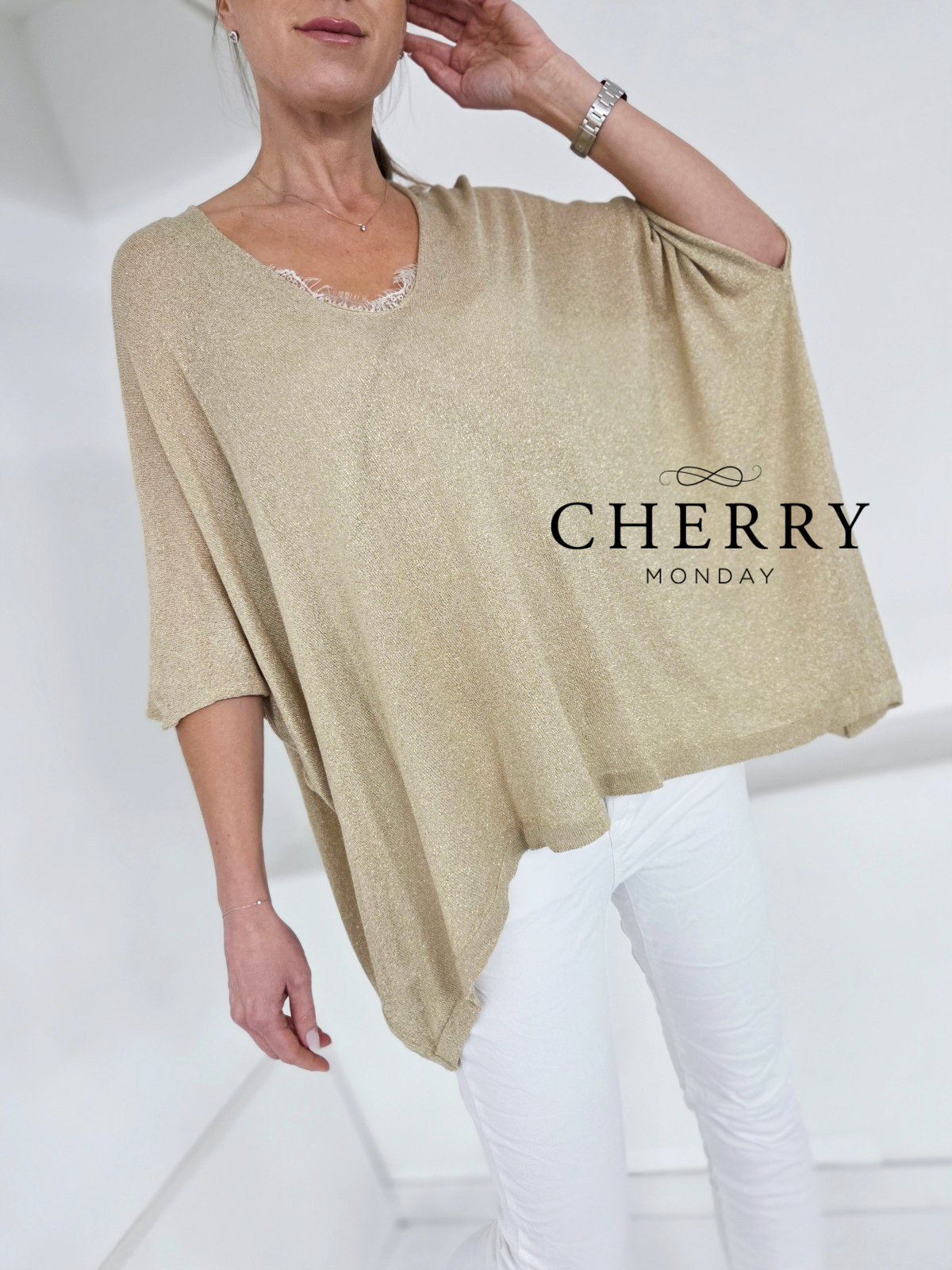 Zlat lahkotni pulover