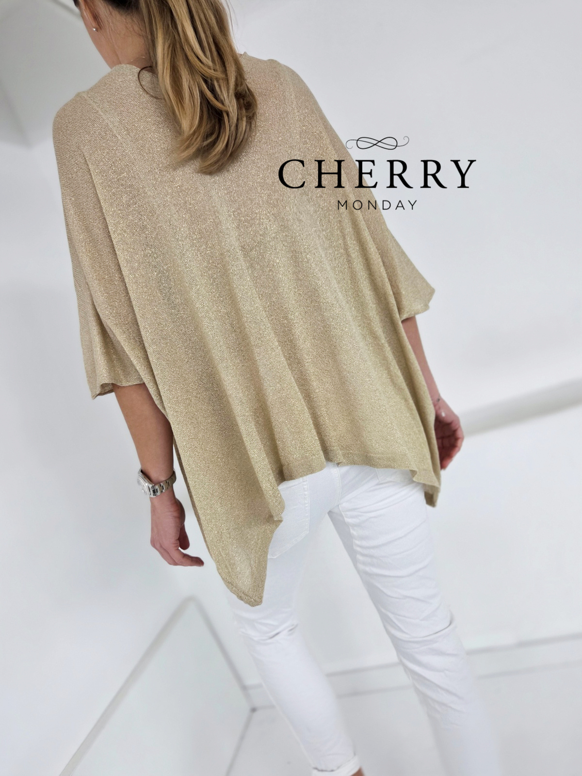 Zlat lahkotni pulover