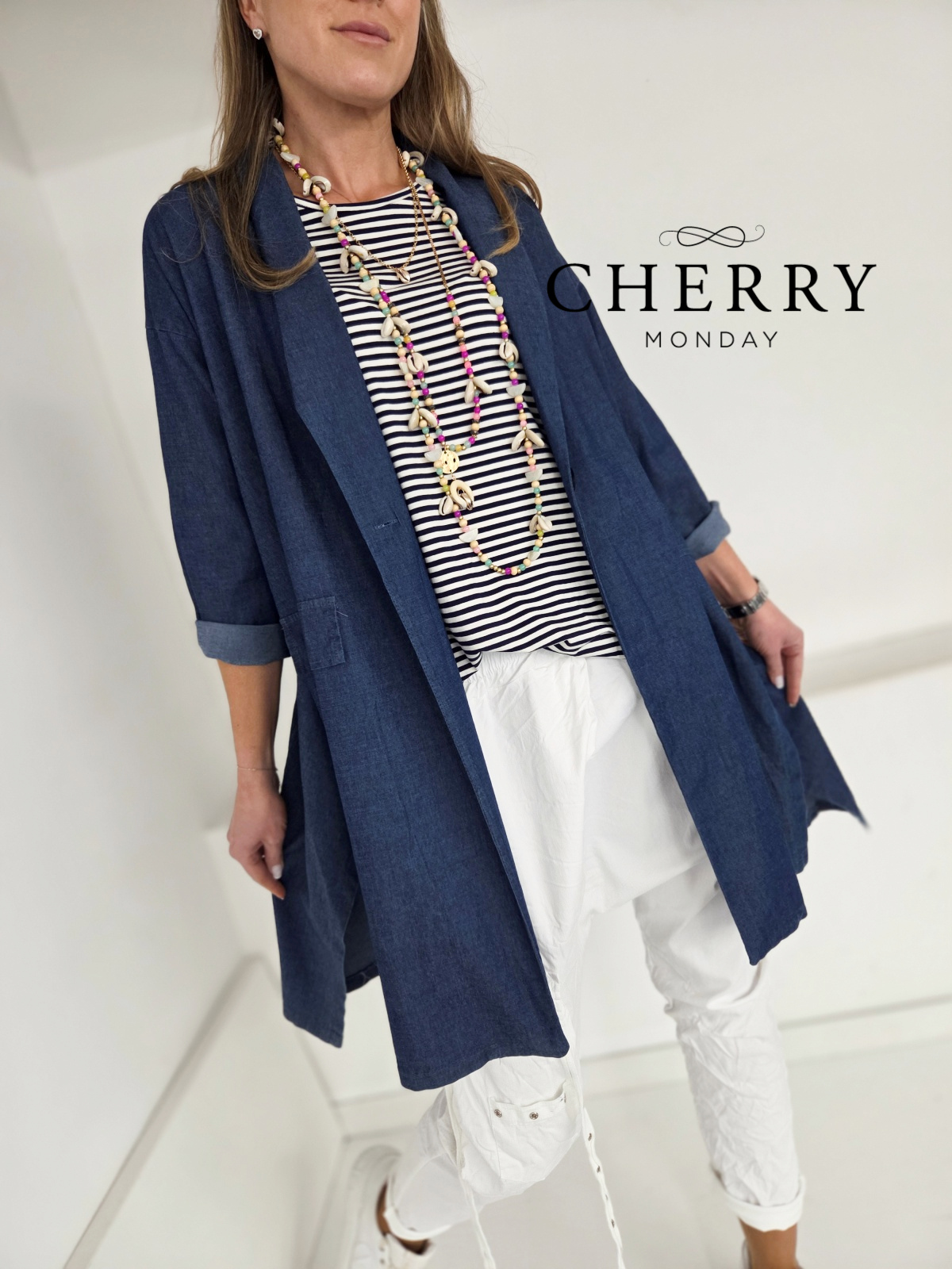 Prehodni plašč iz lahkotnega jeansa