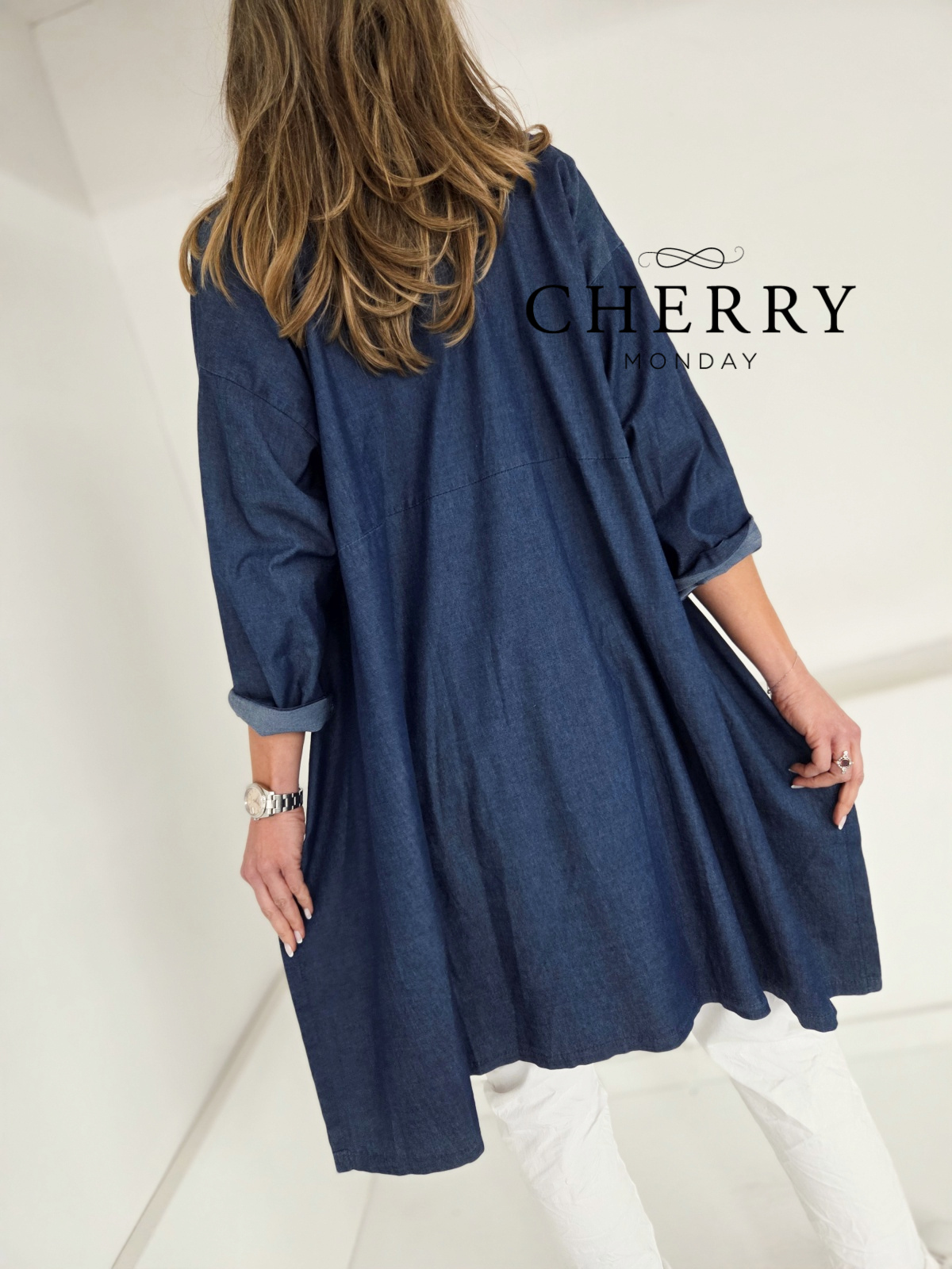 Prehodni plašč iz lahkotnega jeansa