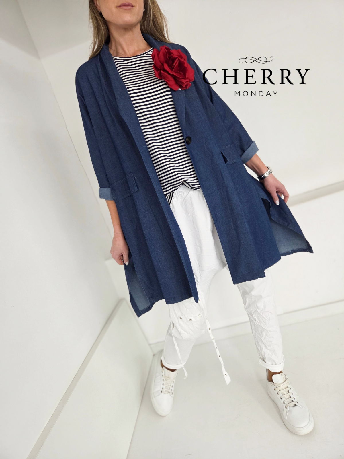 Prehodni plašč iz lahkotnega jeansa