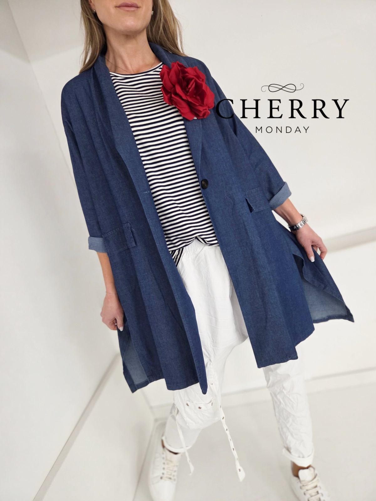 Prehodni plašč iz lahkotnega jeansa