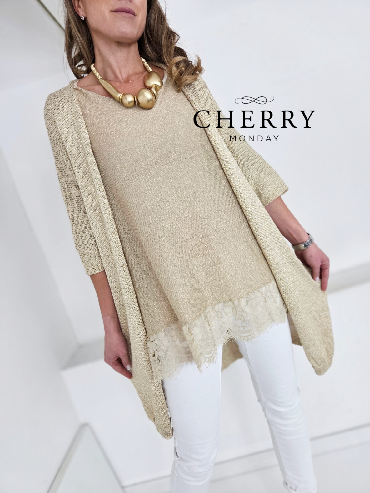 Bogata zlata ogrlica