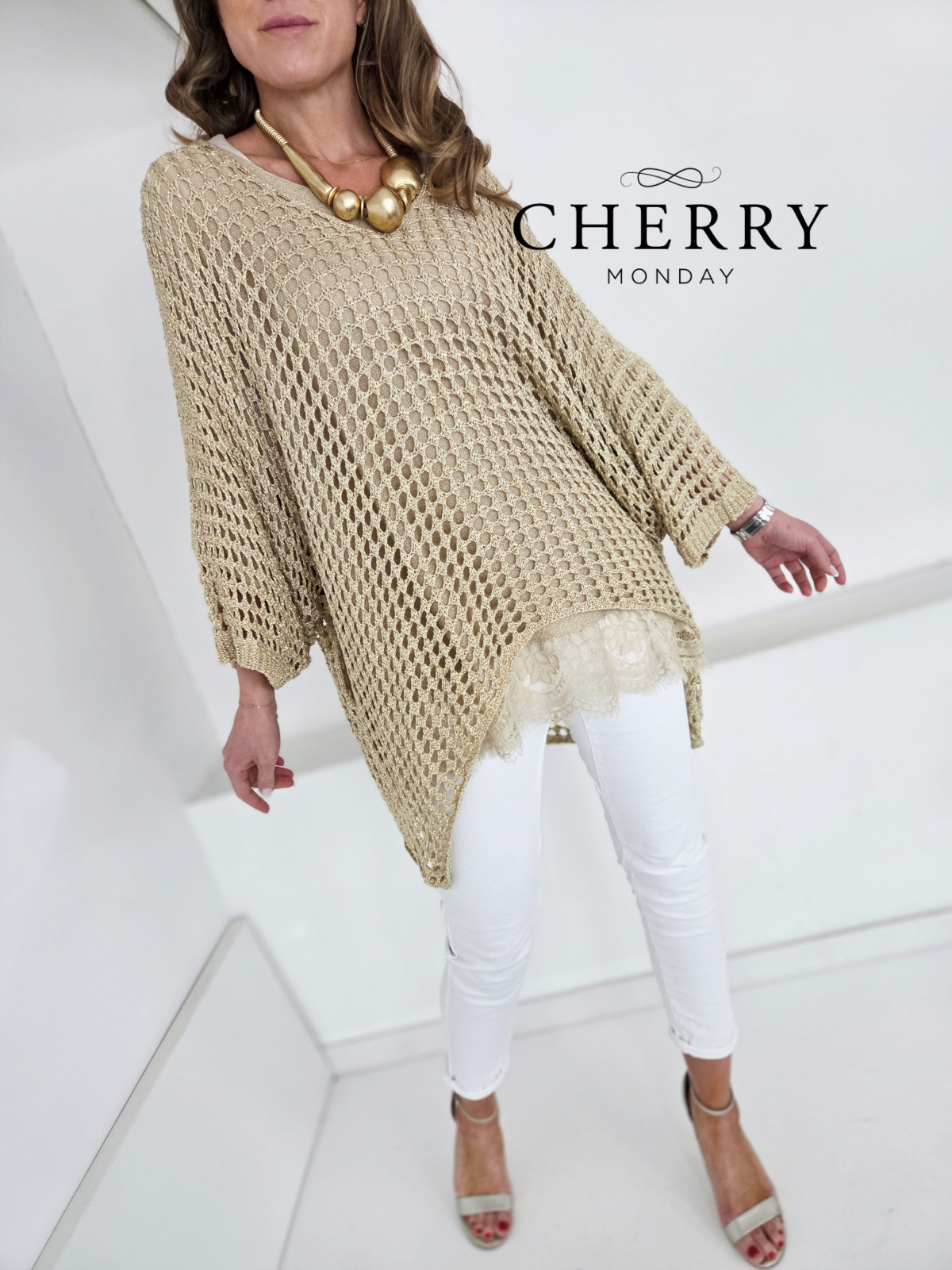 Bogata zlata ogrlica