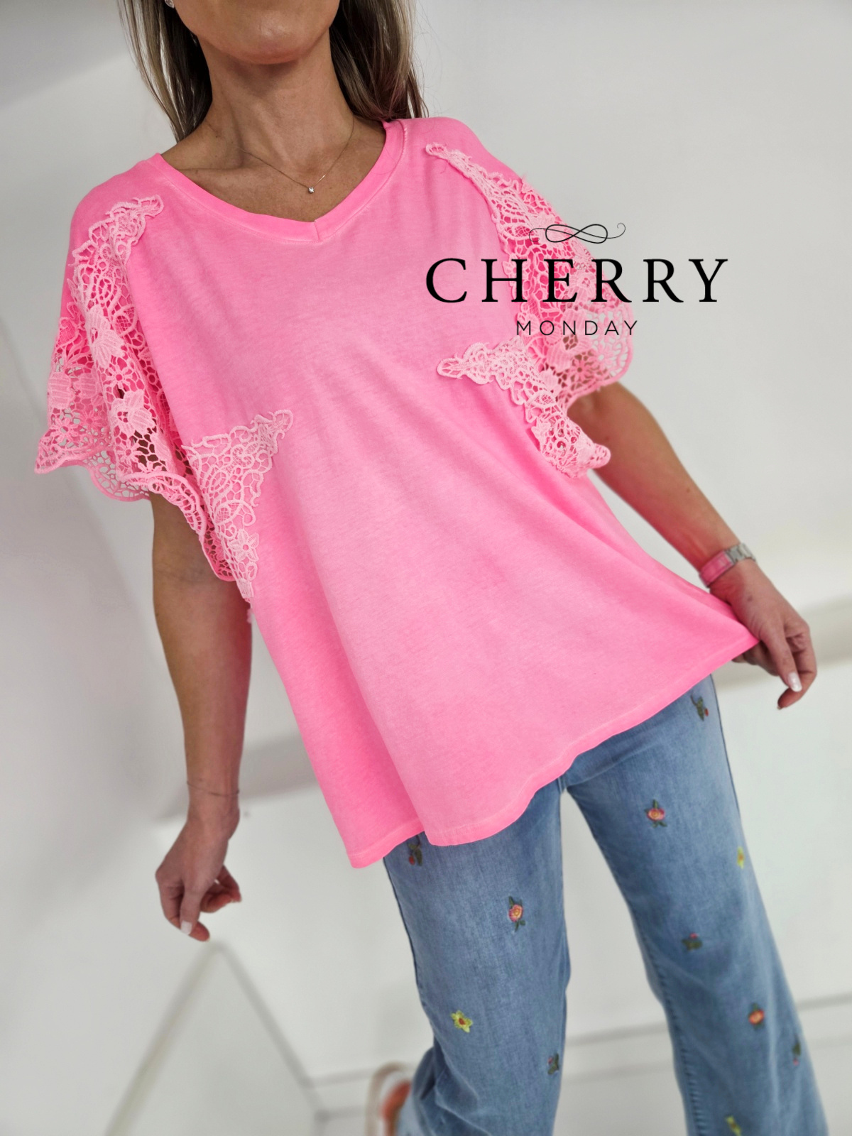 Kratka majica s čipko