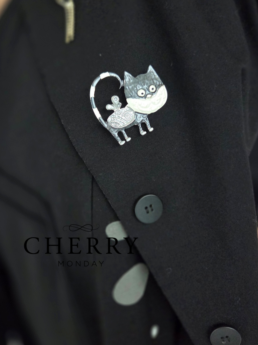 Magnetna broška maček