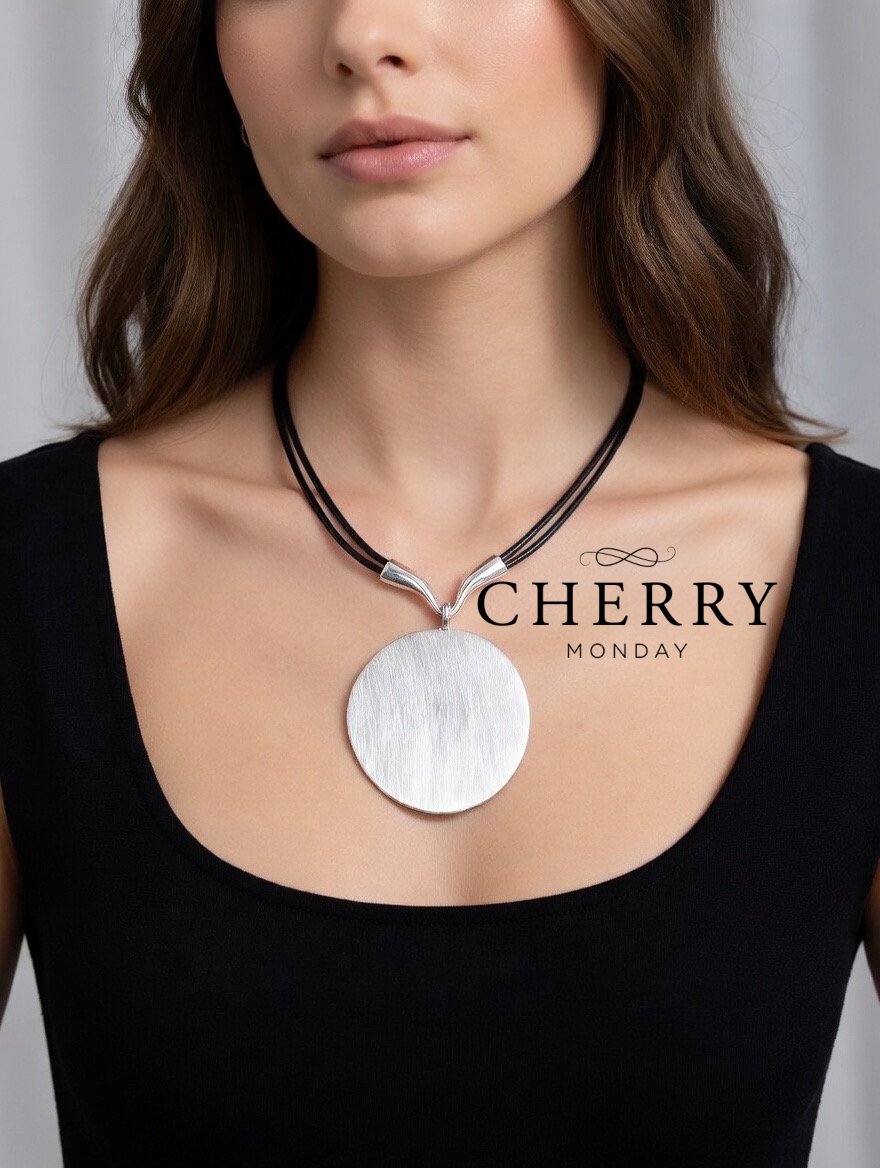 Ogrlica z obojestranskim medaljonom