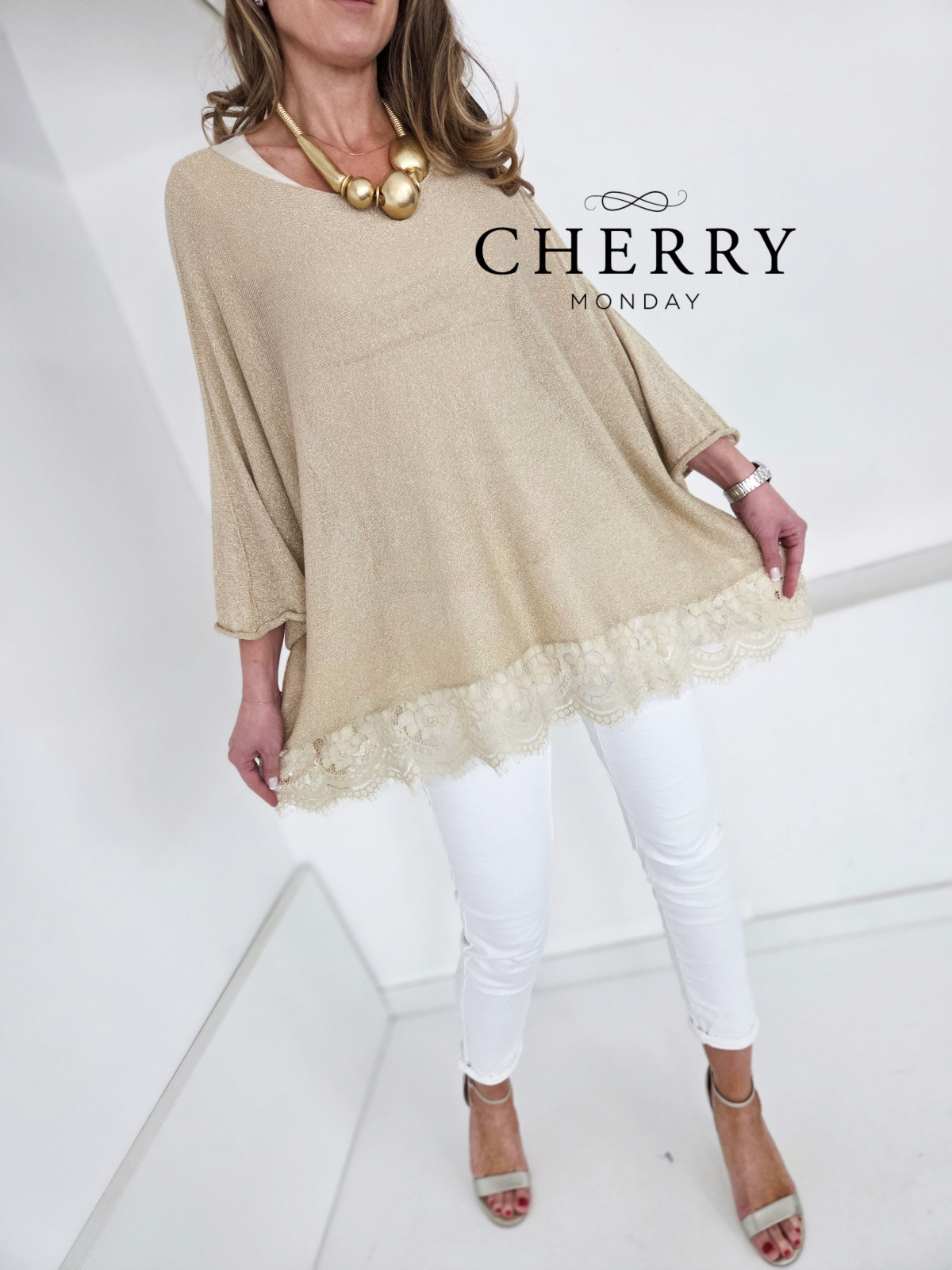 Zlat pulover s čipkastim robom