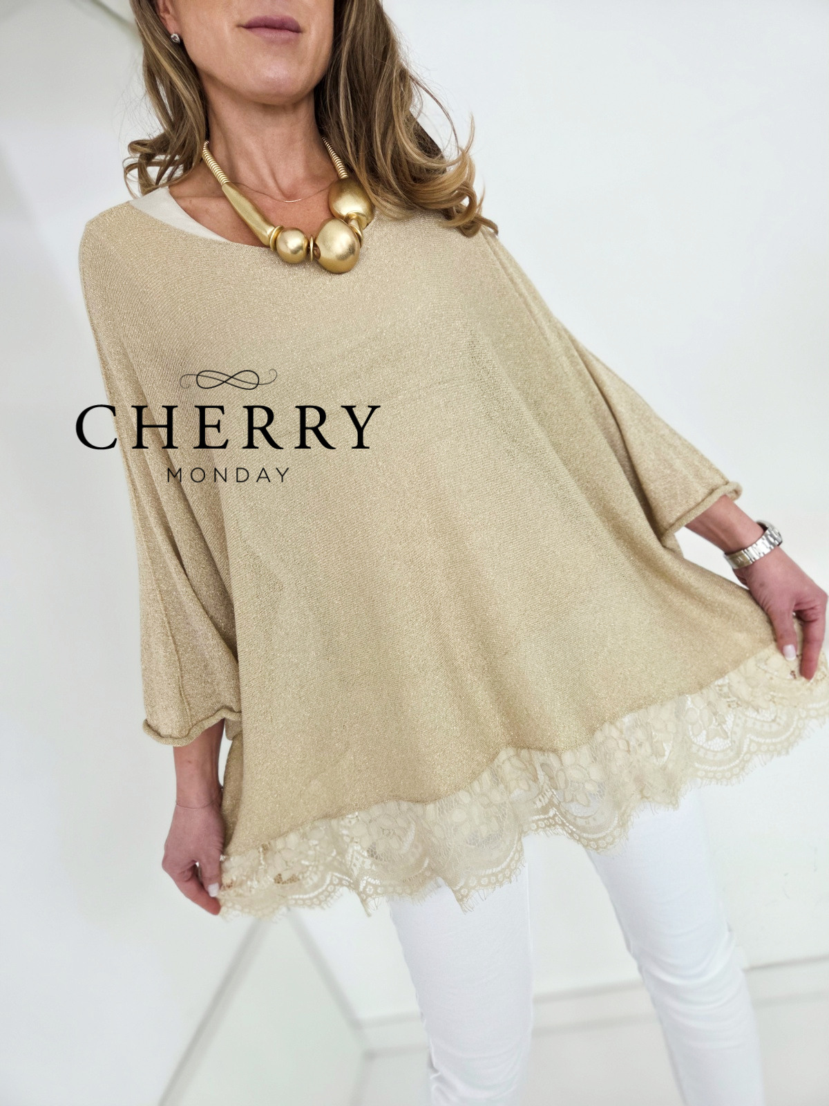 Zlat pulover s čipkastim robom