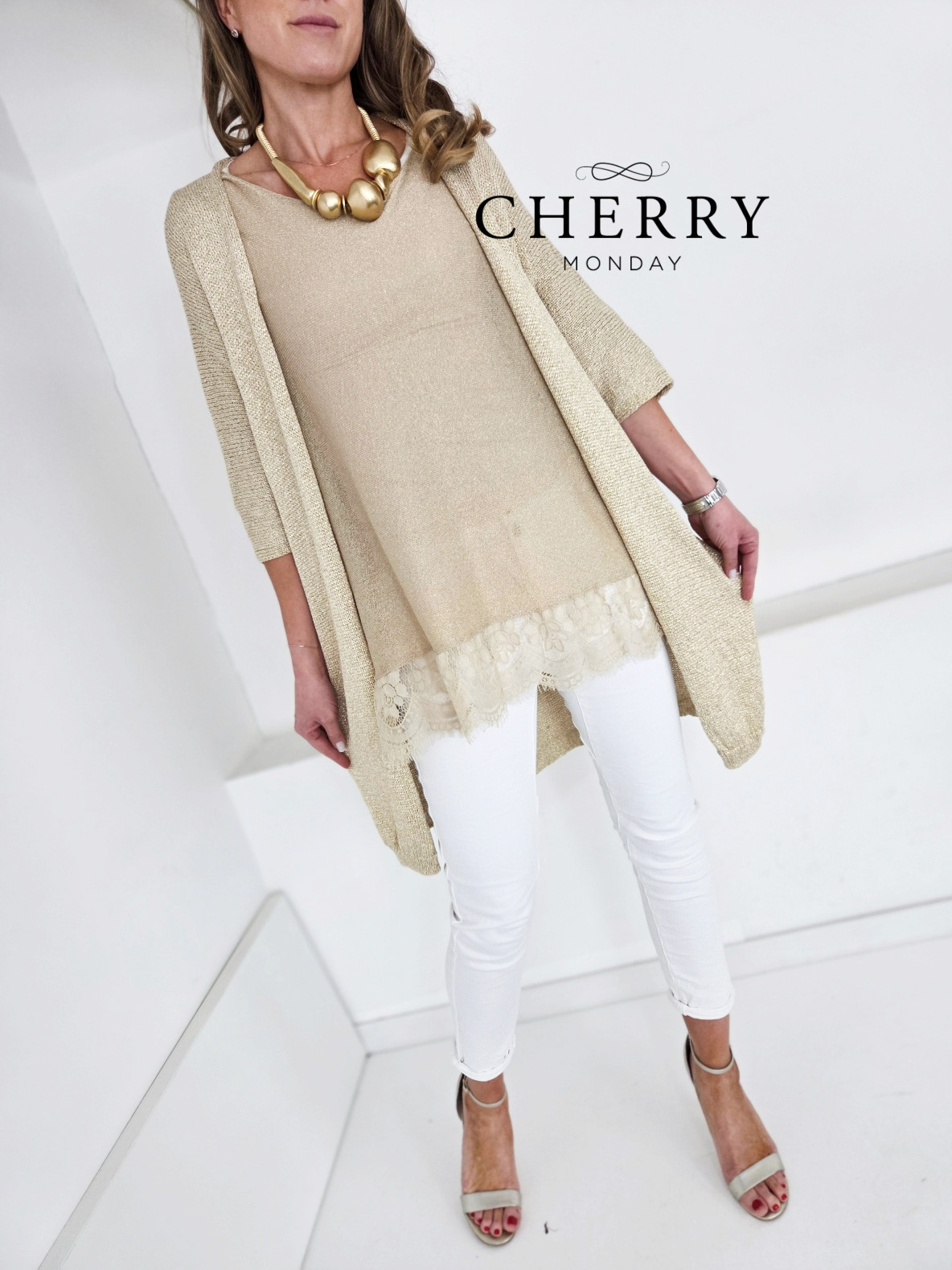 Zlata jopa svetlečega videza