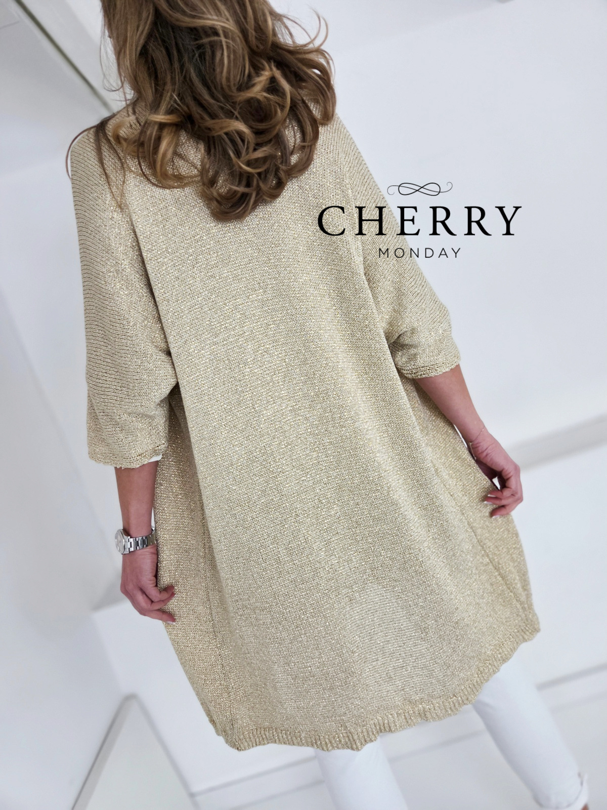 Zlata jopa svetlečega videza