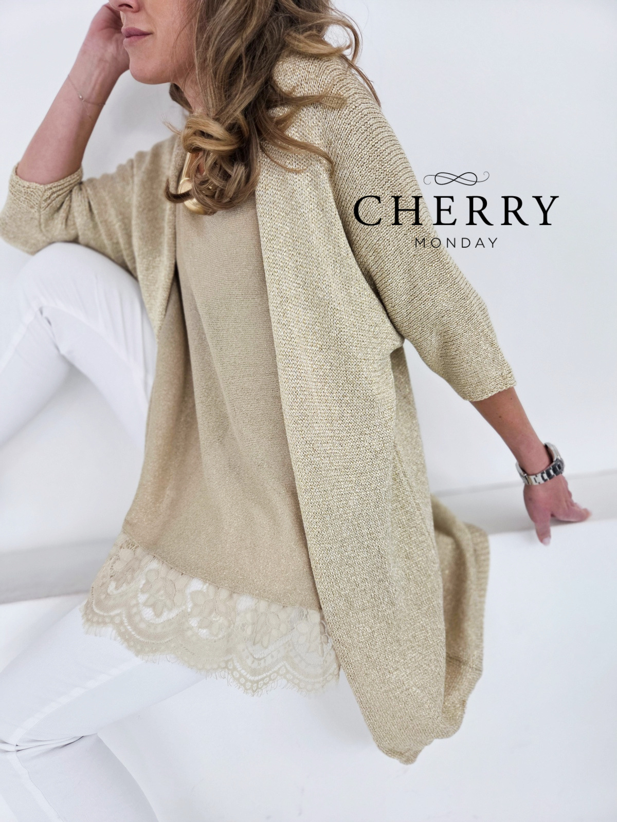 Zlata jopa svetlečega videza