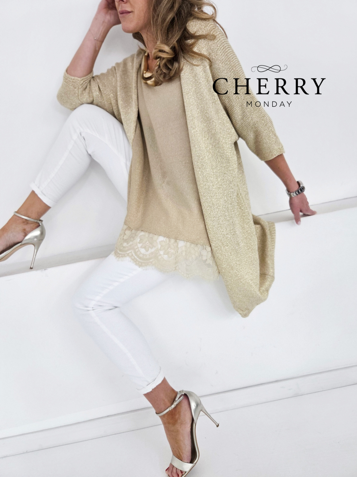 Zlata jopa svetlečega videza