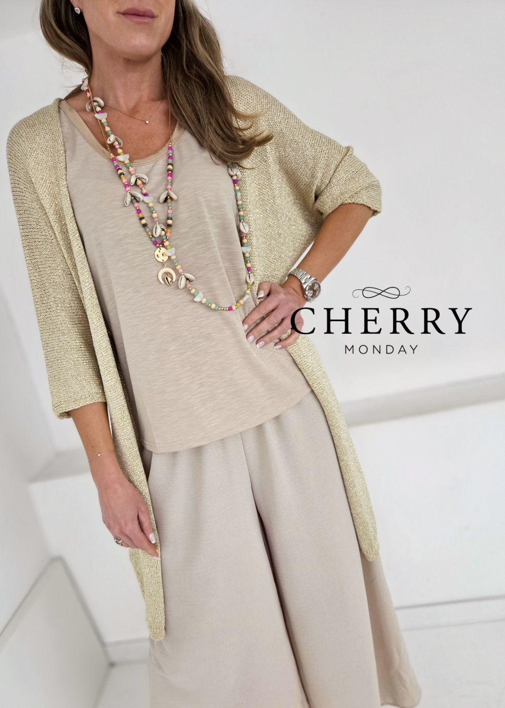 Zlata jopa svetlečega videza