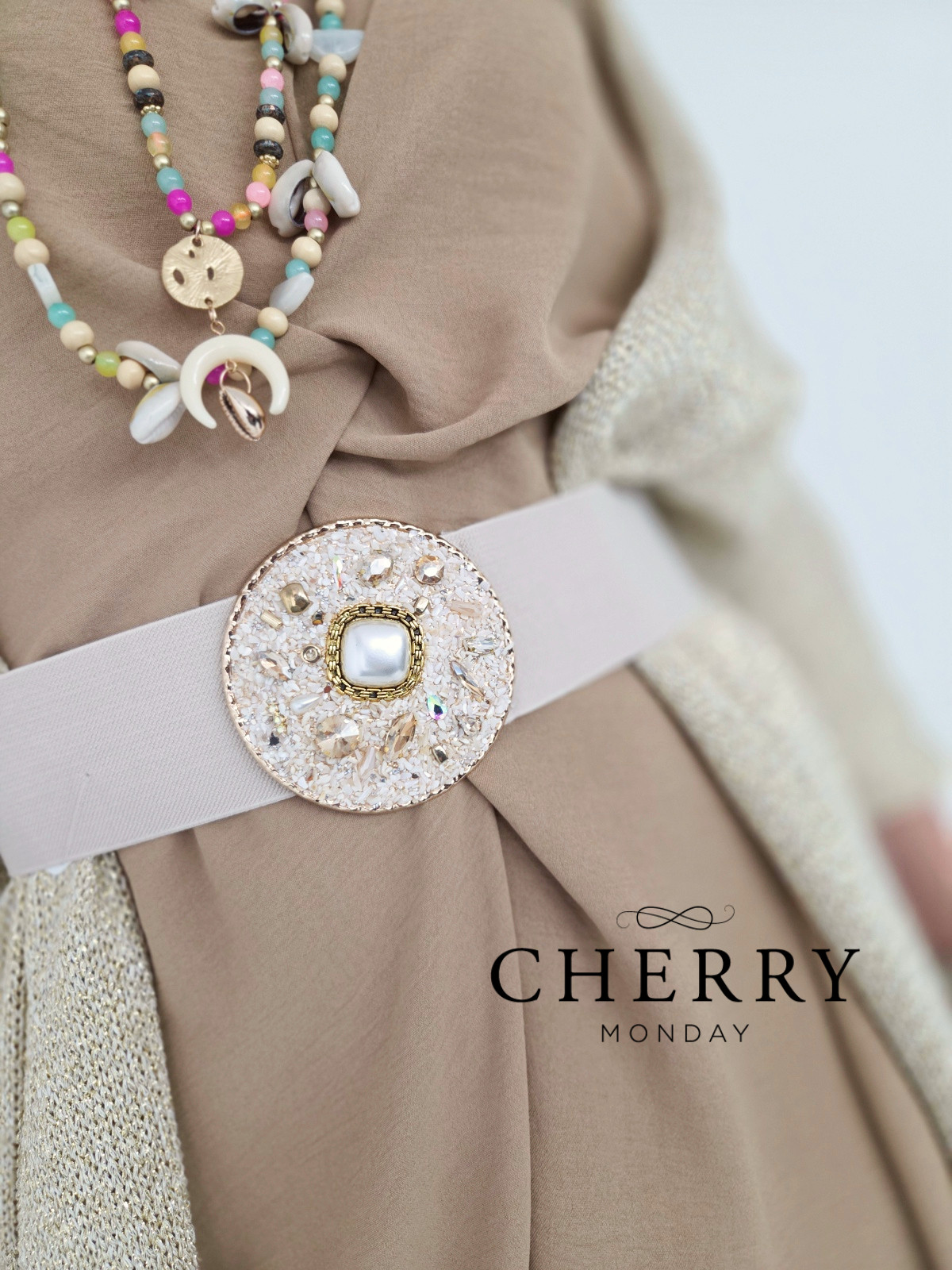 Elastični pas s cirkoni