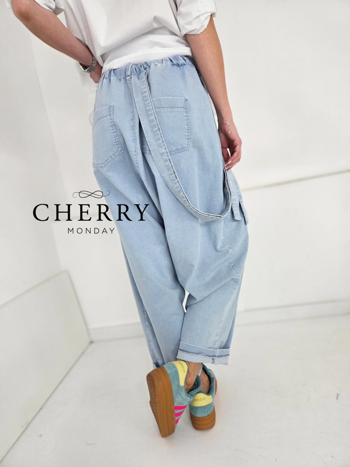 Jeans baggy hlače z žepi