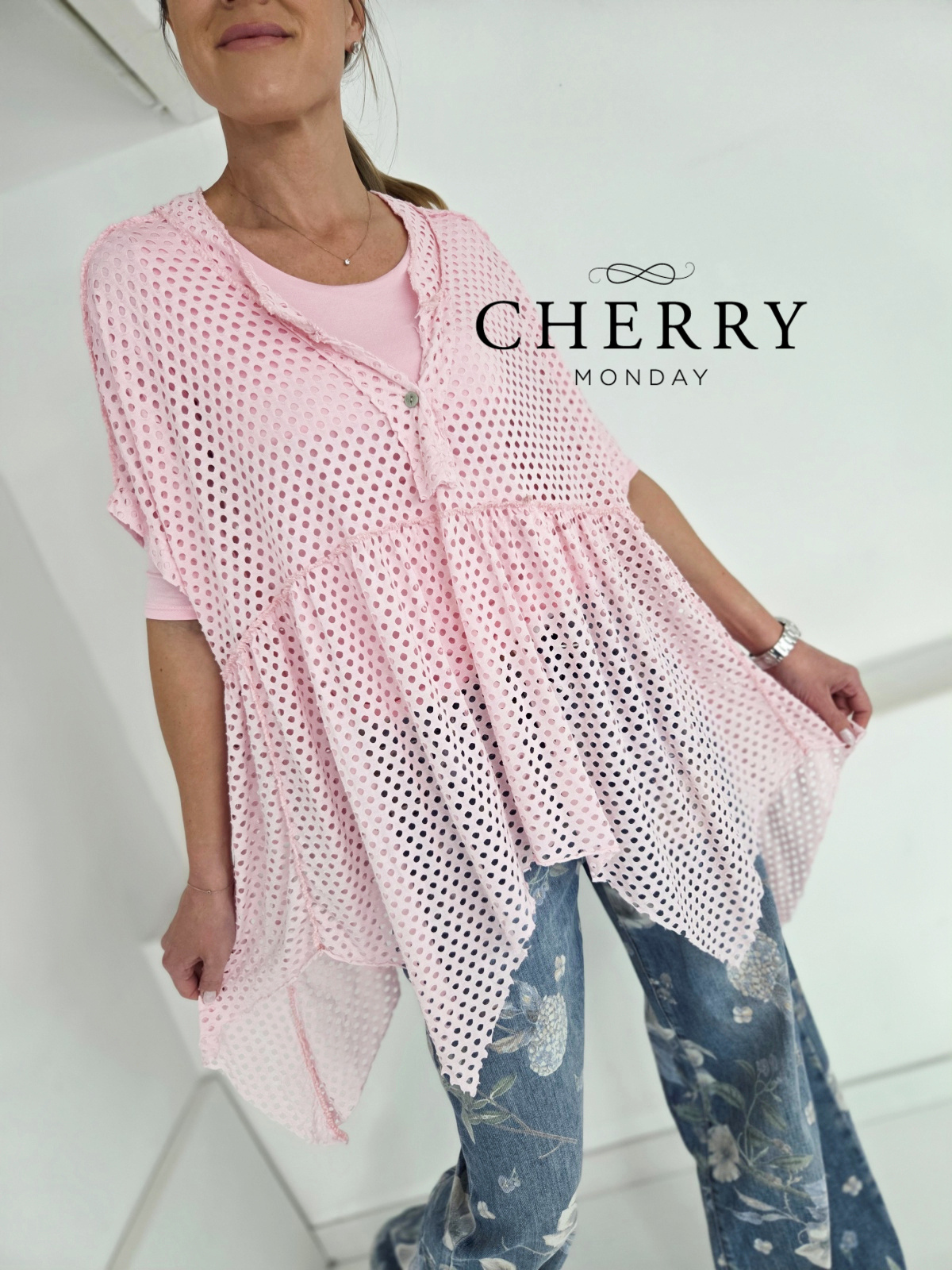 Lahkotna asimetrična tunika