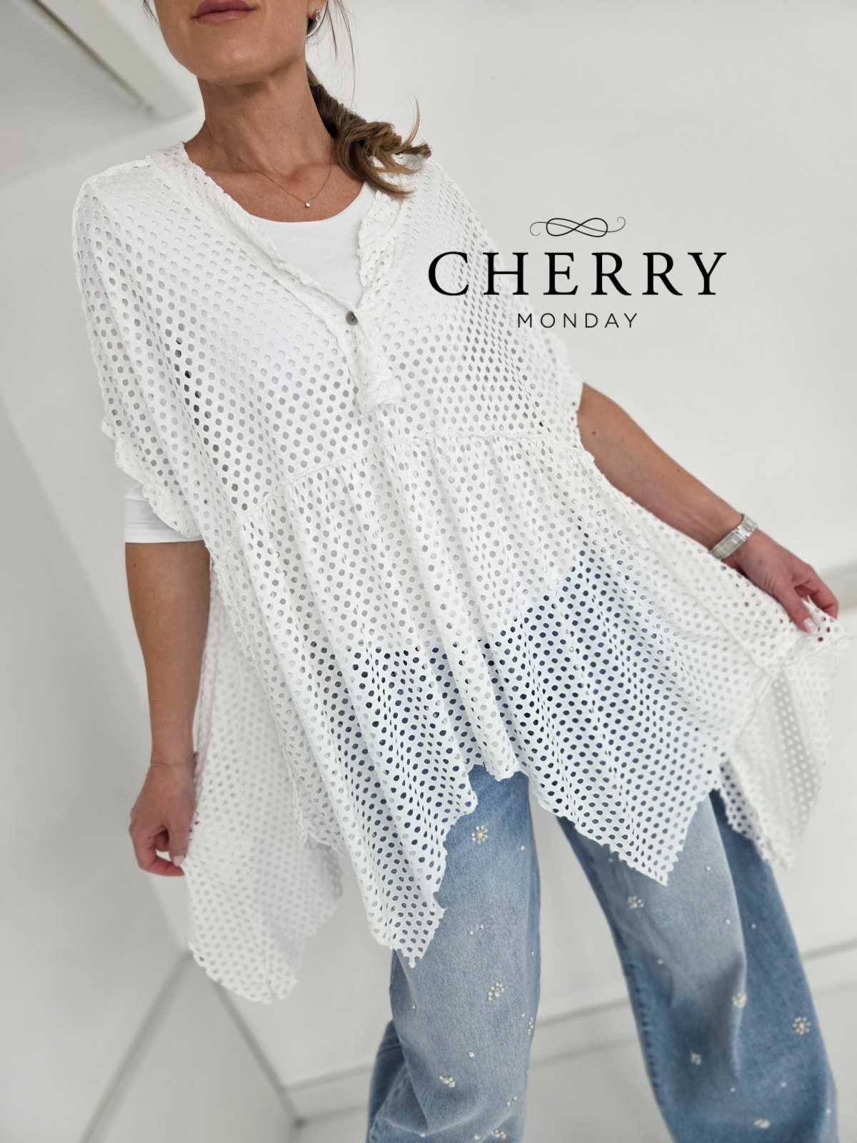 Lahkotna asimetrična tunika