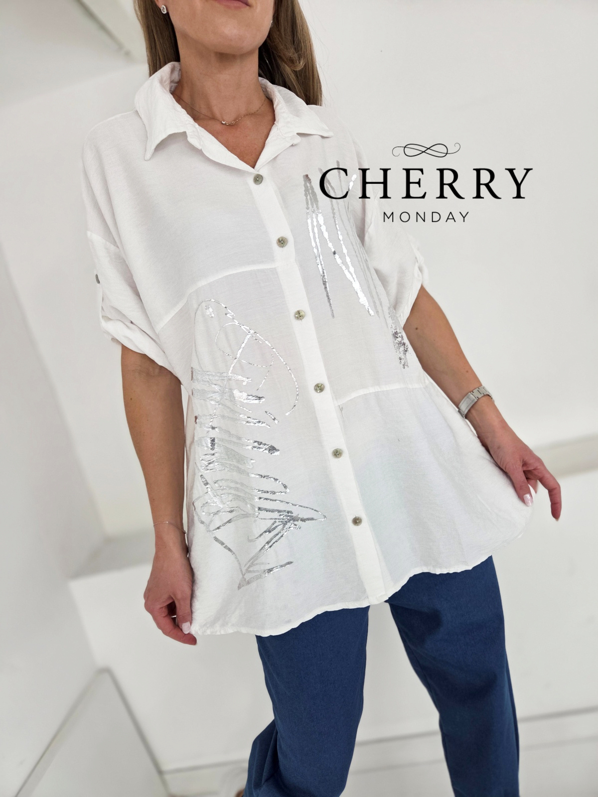 Lahkotna srajca s srebrnim potiskom