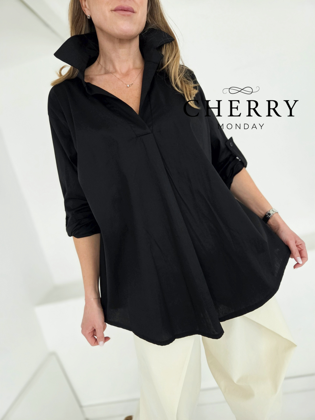 Lahkotna srajca z V izrezom