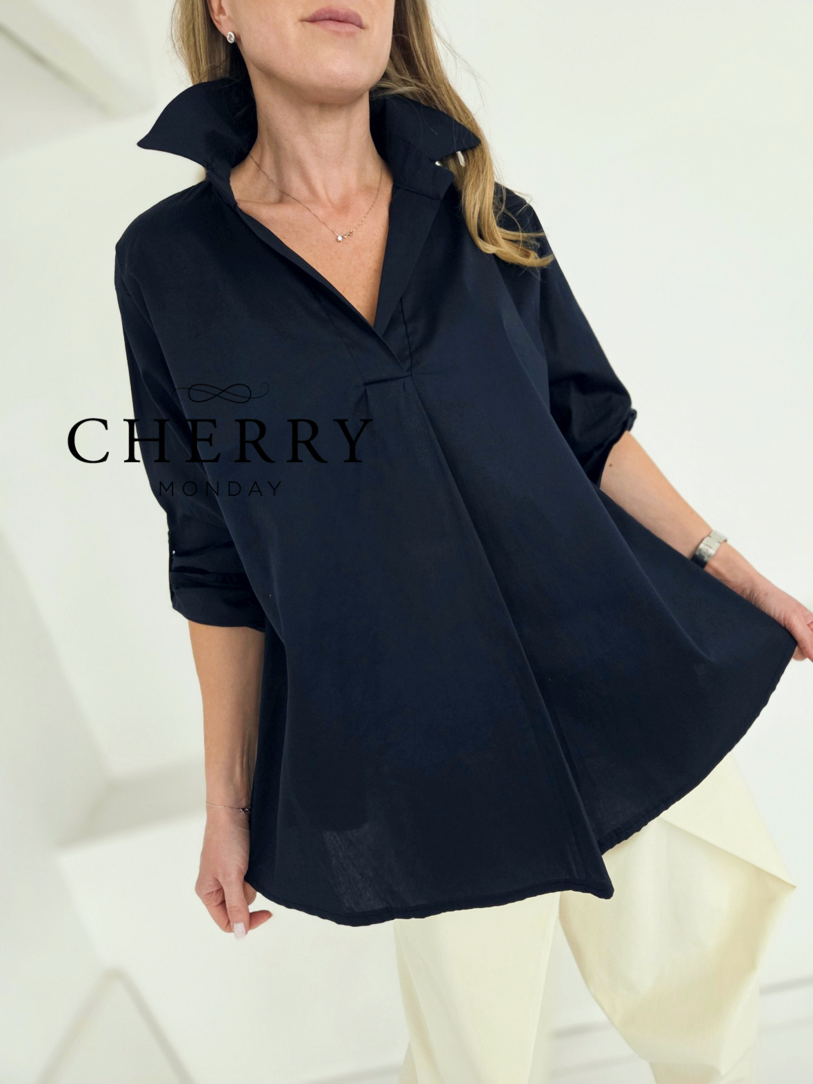 Lahkotna srajca z V izrezom