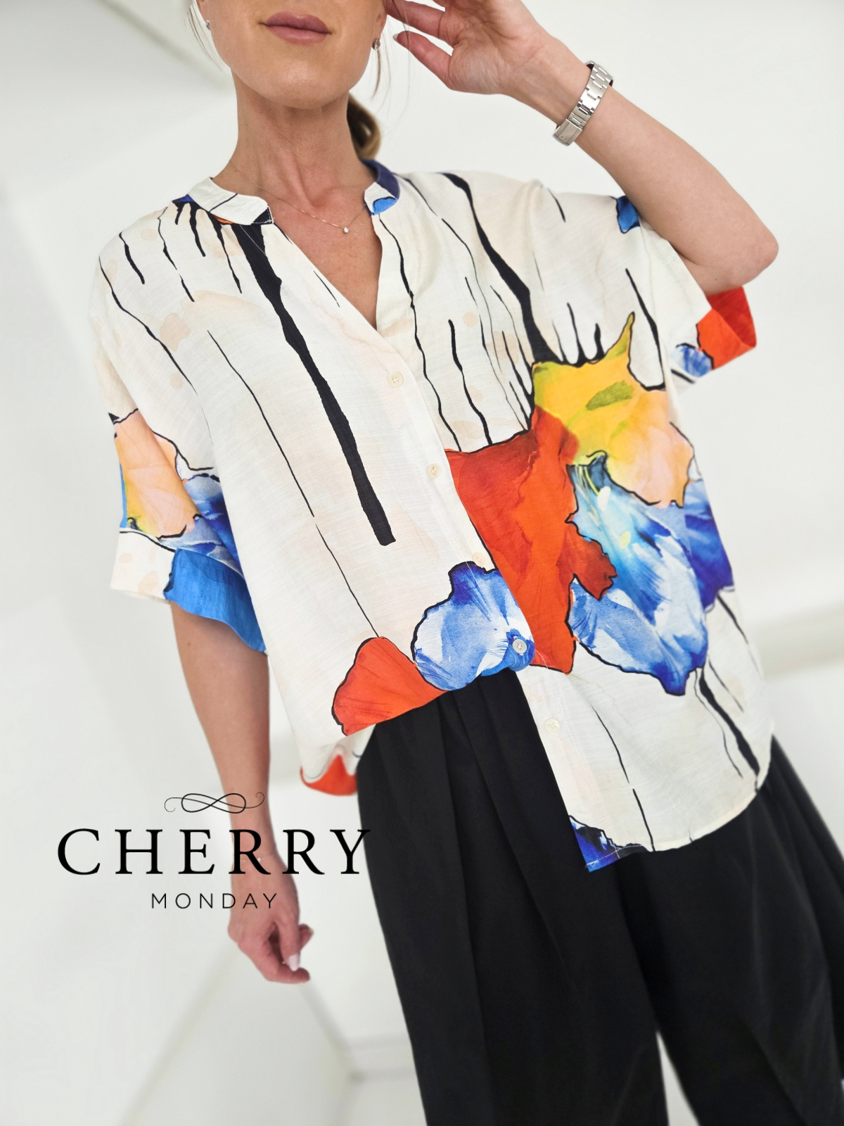 Ohlapna srajca z barvnim potiskom