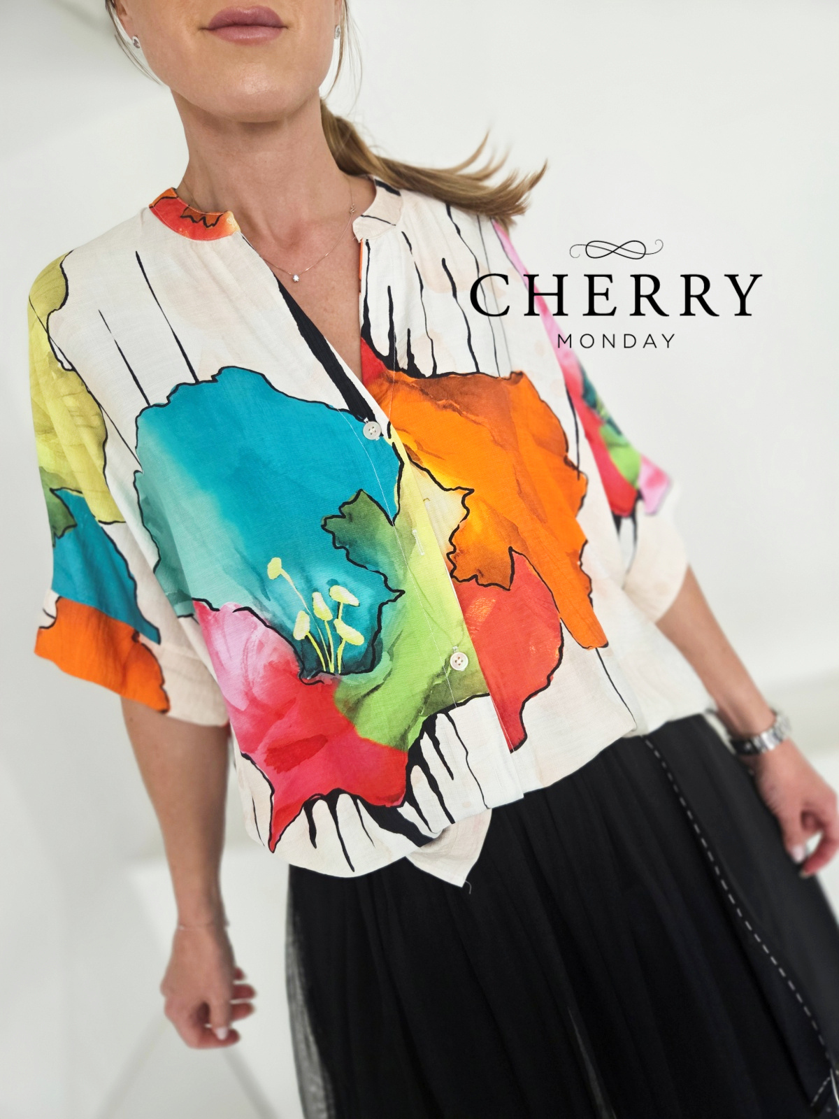 Ohlapna srajca z barvnim potiskom