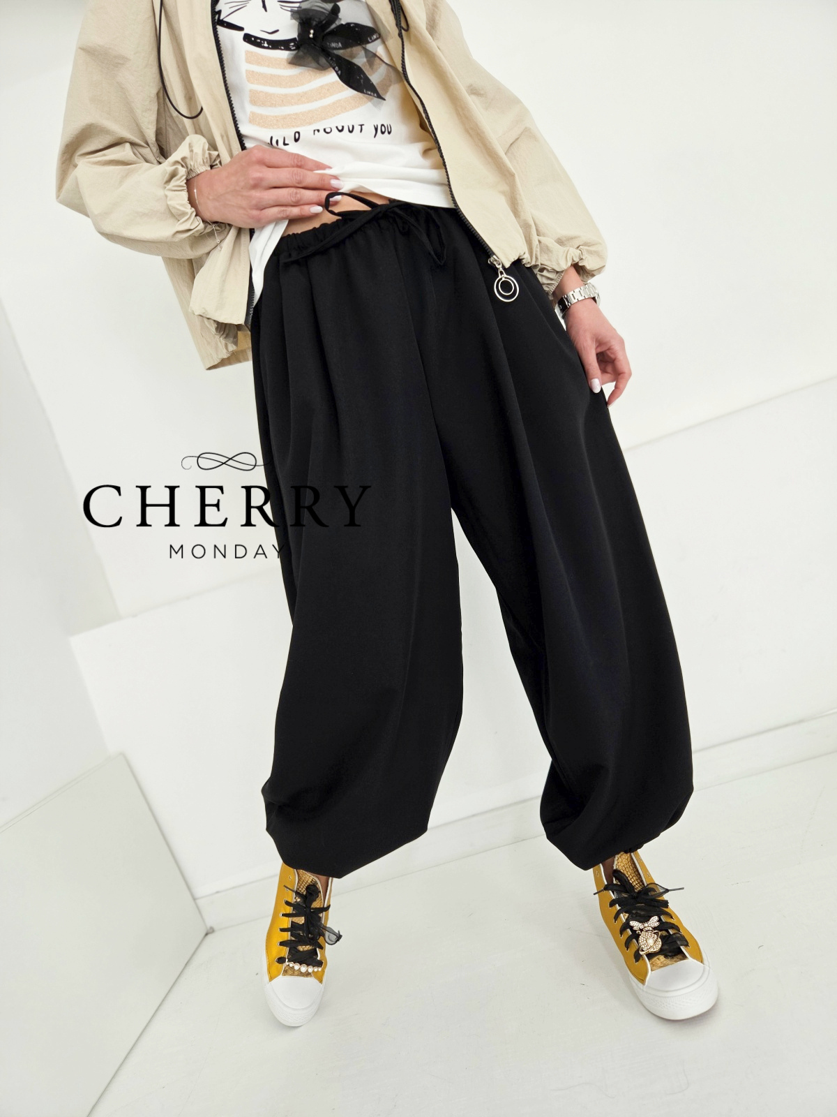 Široke hlače na patent