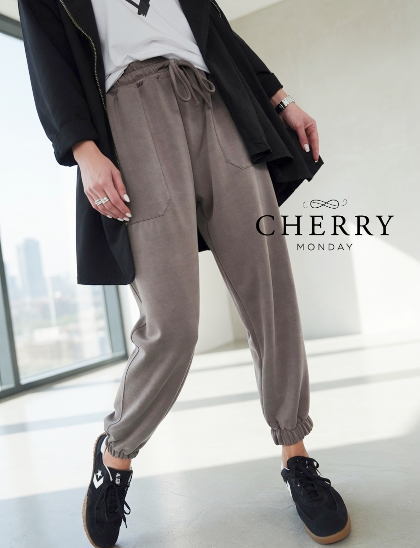 cherry monday 8 (21) Modna plus size hlačna trenirka