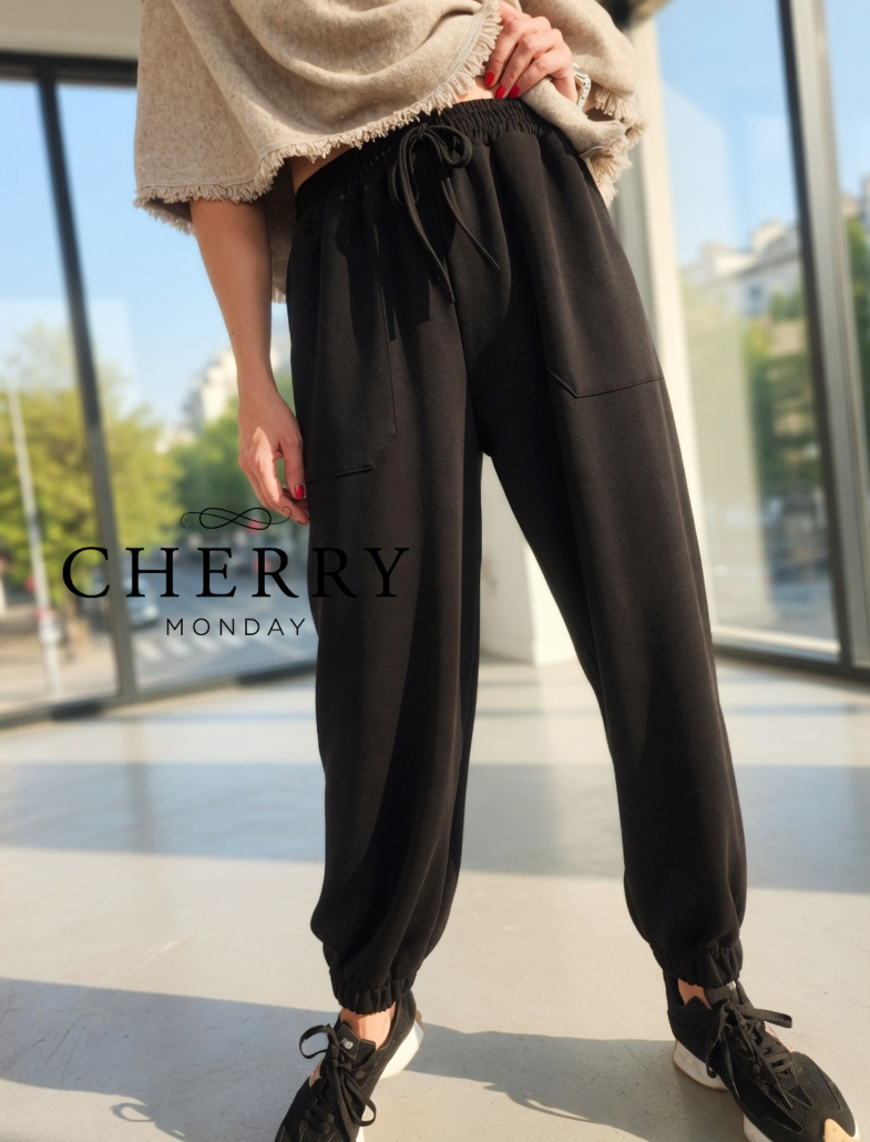 cherry monday 8 (24) Modna plus size hlačna trenirka