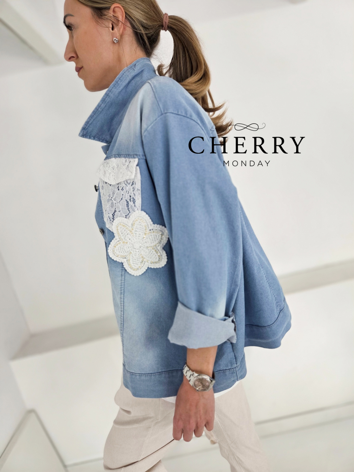 Jeans jakna s čipko