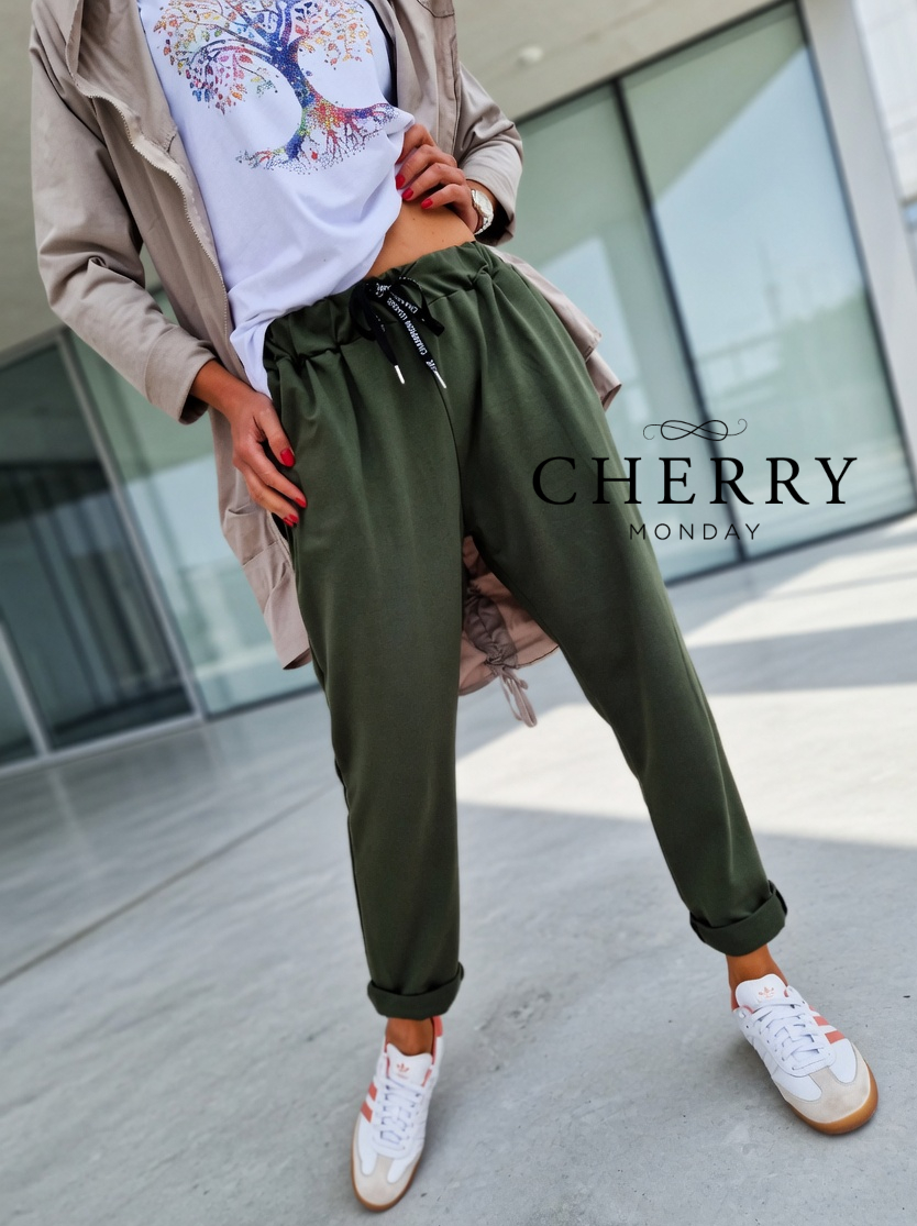 cherry monday9 (14) Plus size hlačna trenirka