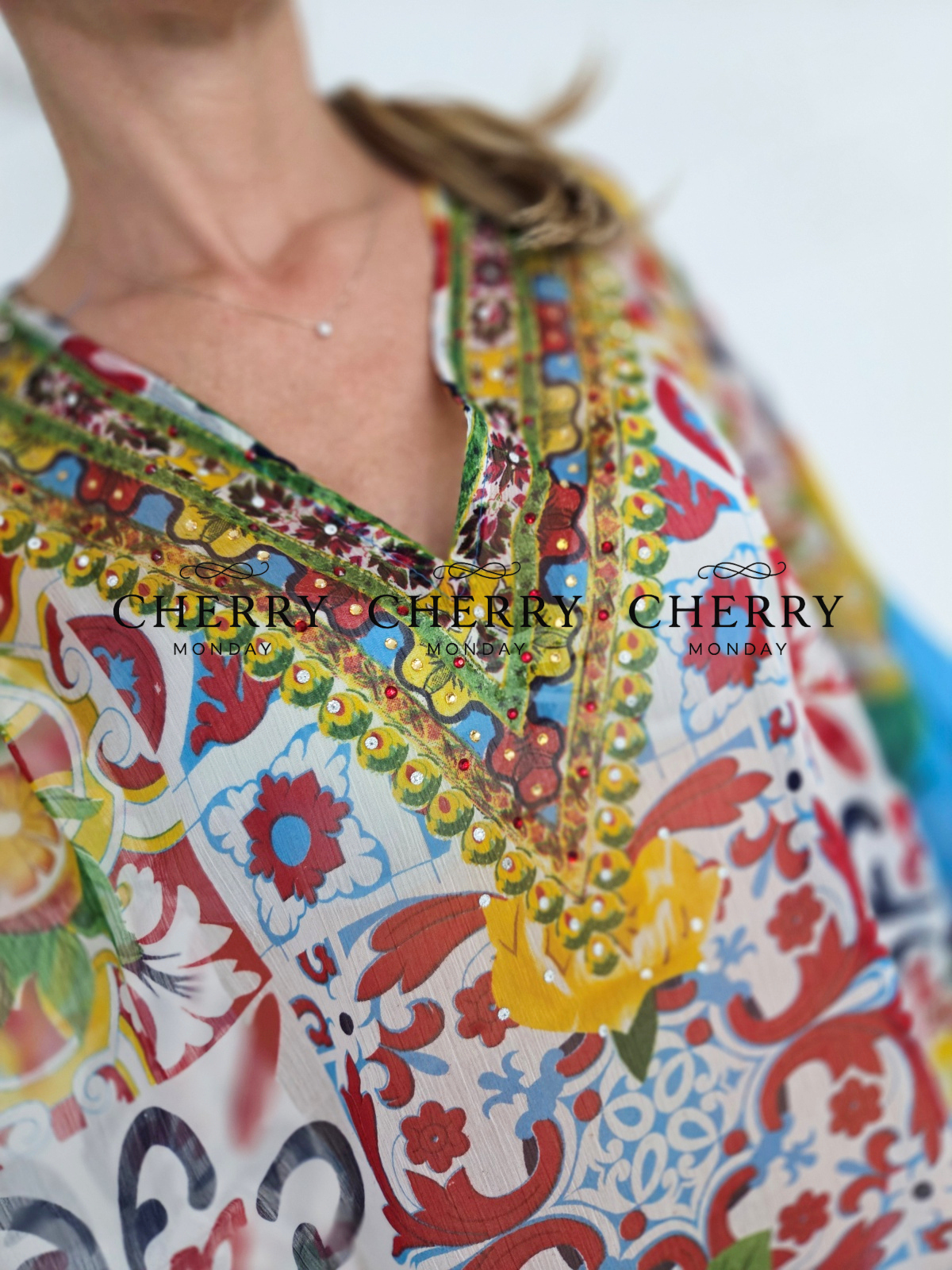 Lahkotni kaftan s potiskom