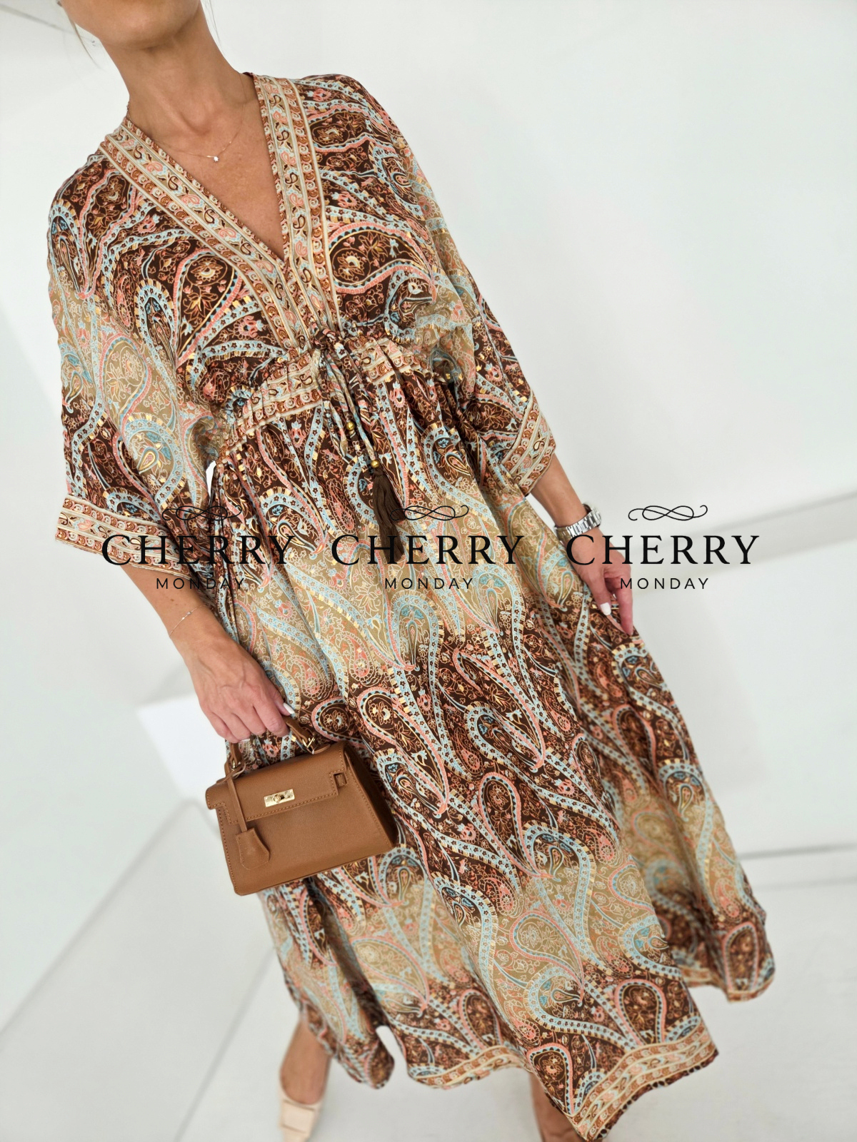 Dolgi kaftan v boho stilu