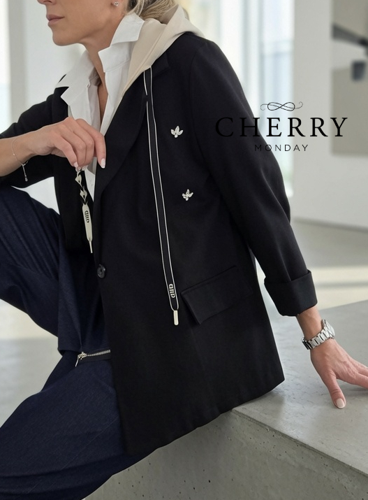 Športno eleganten blazer s kapuco