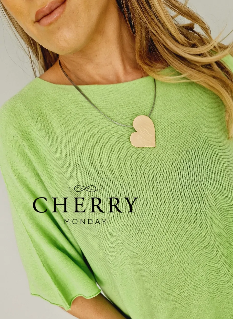 Krajša ogrlica s srčkom