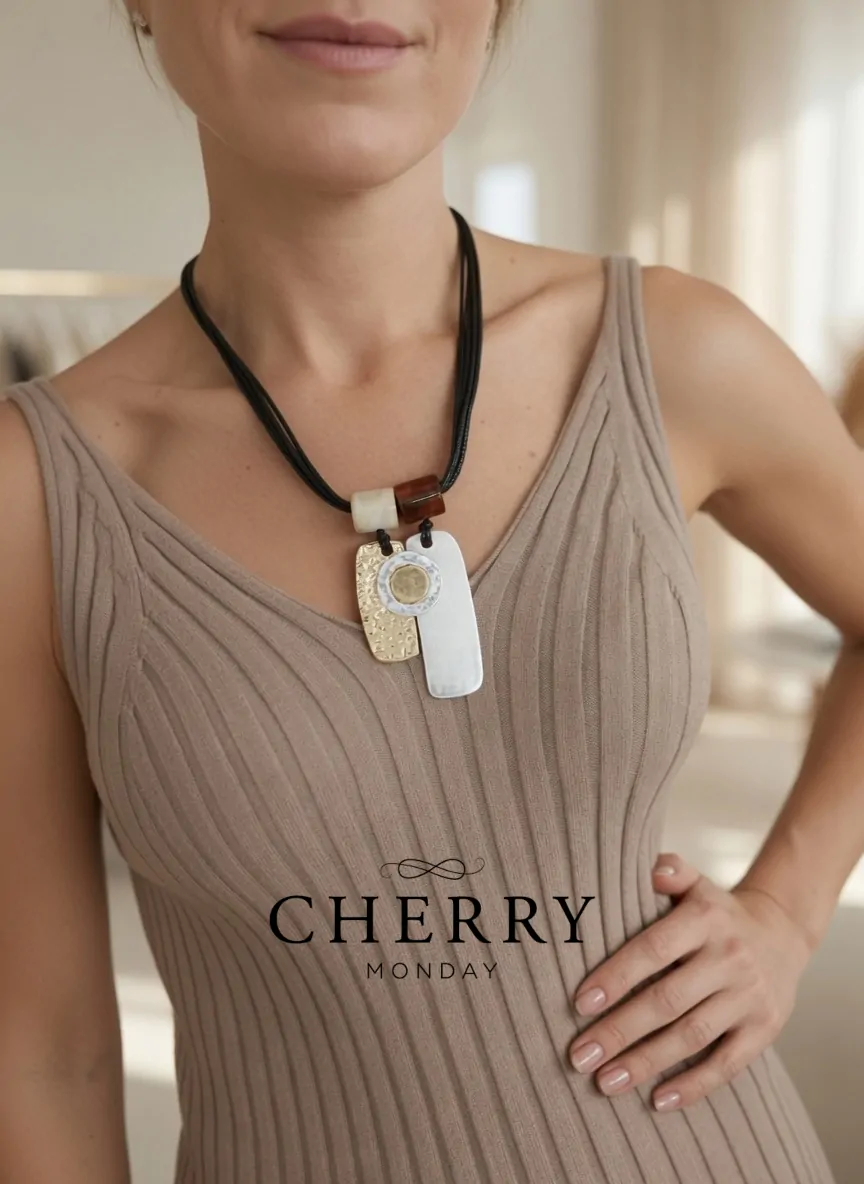 050726 cherrymonday (162) Krajša ogrlica z obeskom