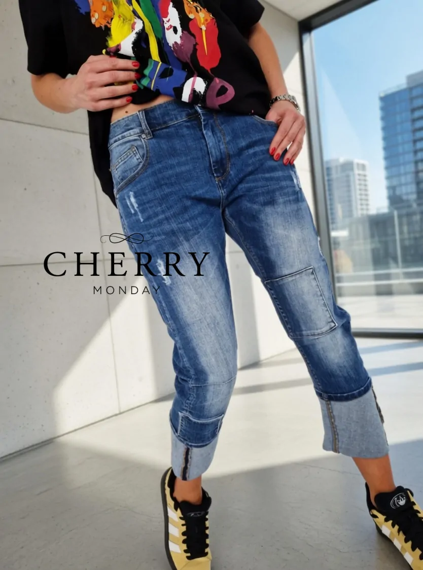 Atraktivne jeans hlače