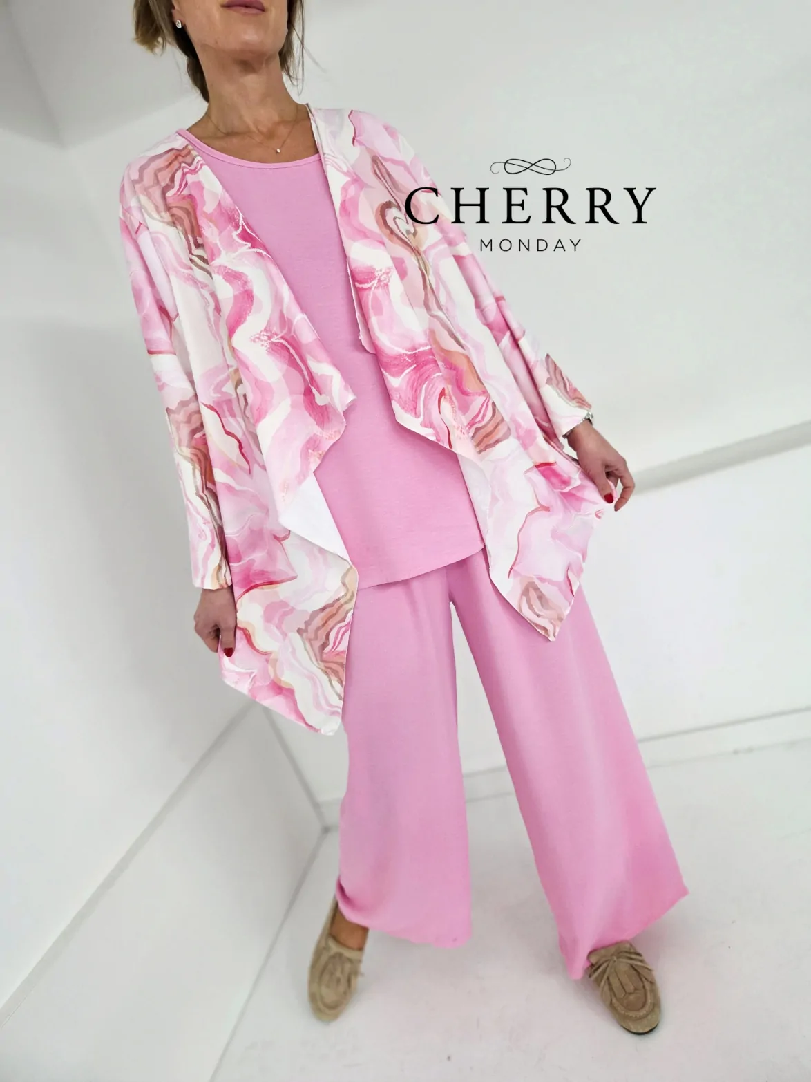 Lahkotni komplet s cvetlicnim potiskom (8) Lahkotni komplet s cvetličnim potiskom