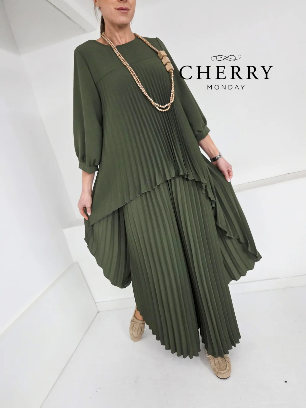 Plisirani lahkotni komplet (7) Plisirani lahkotni komplet