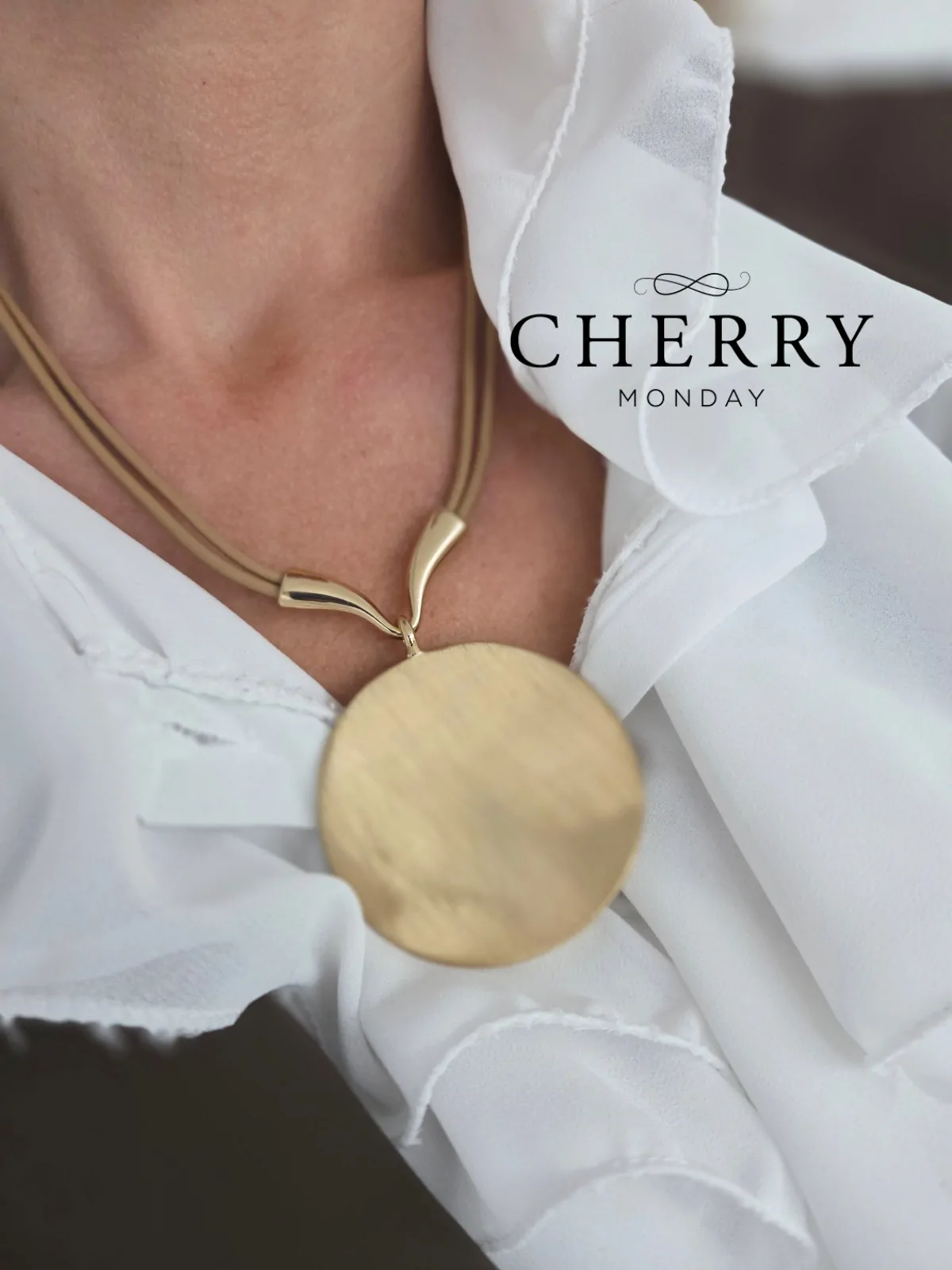 Ogrlica z obojestranskim medaljonom