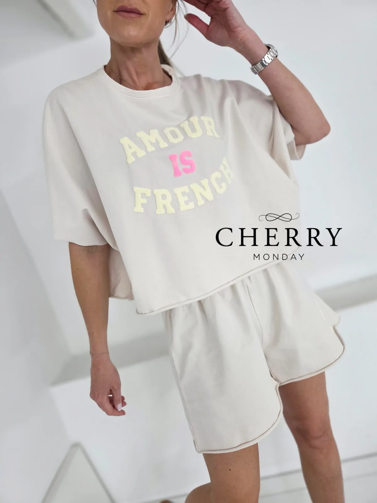 Komplet kratke hlače in majica