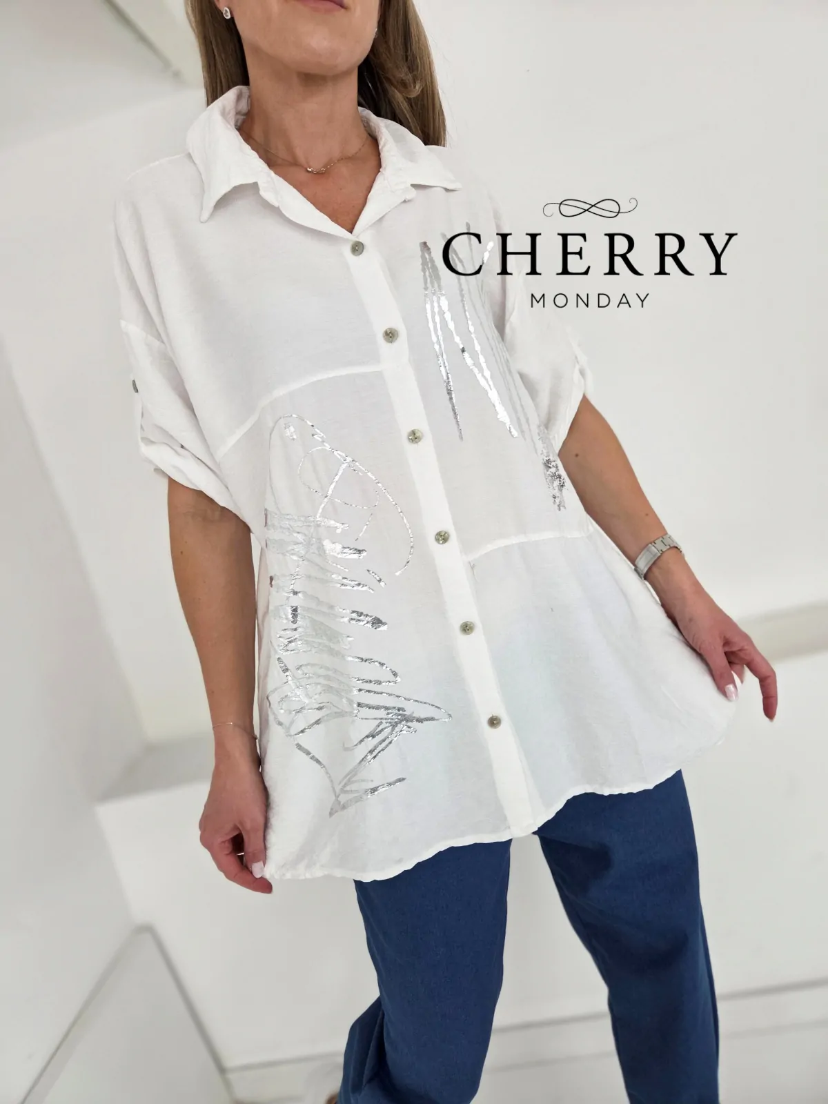 Lahkotna srajca s srebrnim potiskom